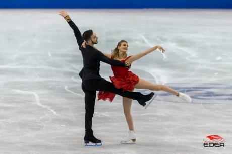 Ice Gallery Skates U.S.